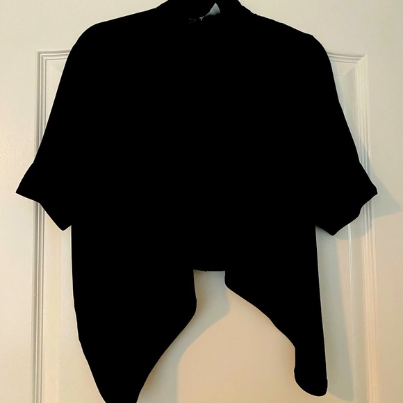 Karen Kane Jackets & Blazers - Karen kane light weight cropped jacket in black